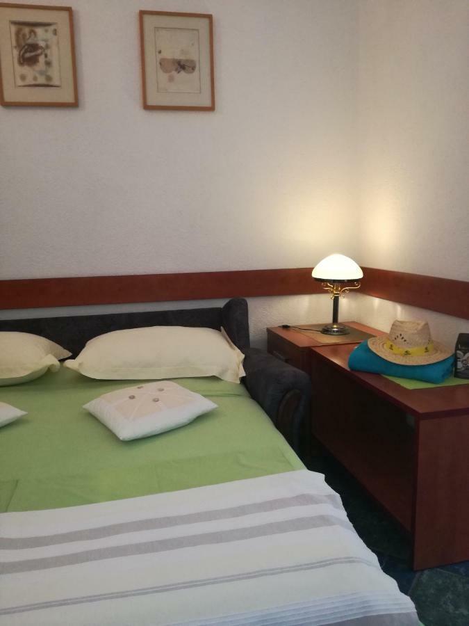Apartmani Izabela Apartment *